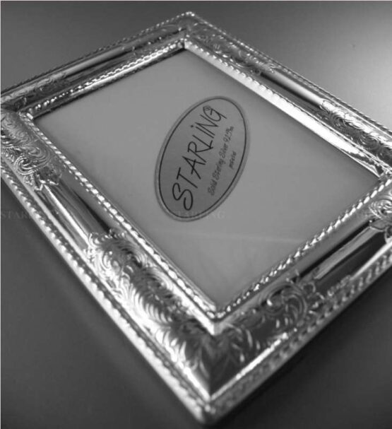ROMANTISCHER FOTORAHMEN--925 STERLING SILBER--FLORENTINER GUILLOCHE--4 CARTOUCHEN--MAHAGONI BACK--6x9 – Bild 4