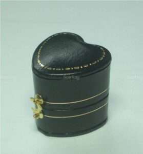 victorian vintage ring etui box Herzform